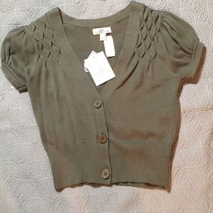 NWT adorable Gray/green knit top from So juniors.